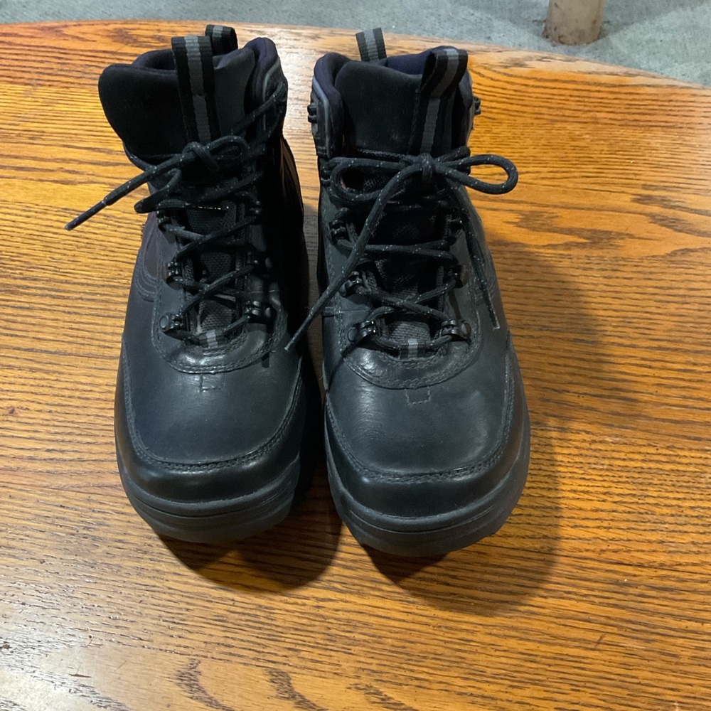 Clarks waterproof active mens boots new